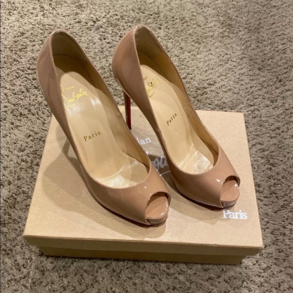 Selling nude Christian Louboutin pumps. Worn about 5 times.